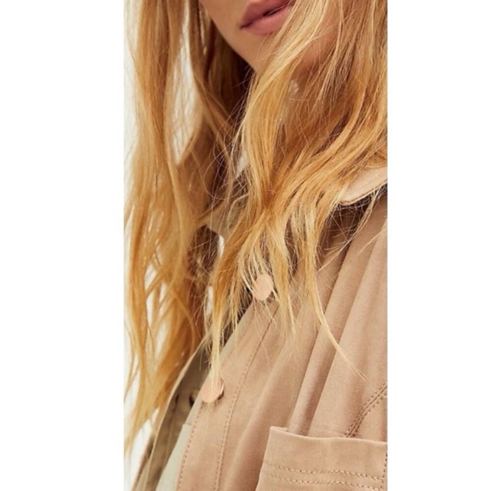 Free People Ari Faux Suede Shirt Jacket Size M Tan Rose Gold Buttons Boho Top - Picture 3 of 16